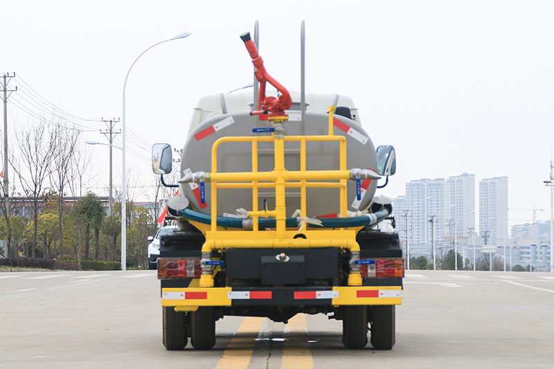 福田小(xiǎo)卡之星2洒水車(chē)(2.5方)有(yǒu)不上户車(chē)型