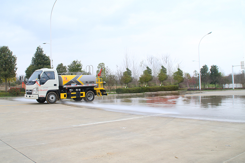 福田小(xiǎo)卡之星2洒水車(chē)(2.5方)有(yǒu)不上户車(chē)型