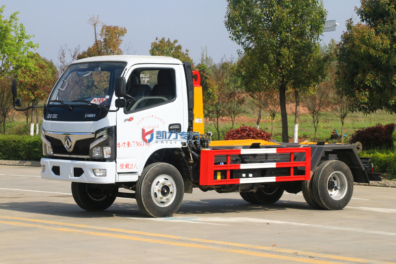 （蓝牌 黄牌）东风小(xiǎo)福瑞卡勾臂垃圾車(chē)（5方）