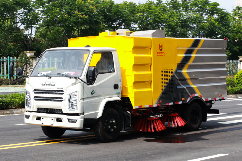 江铃顺达扫路車(chē)（1.5水4尘）